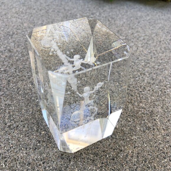 Laser Etched AQUARIUS Zodiac 1.20-2.18 Sign Paperweight Glass Figurine 3" x 2" - Picture 5 of 8